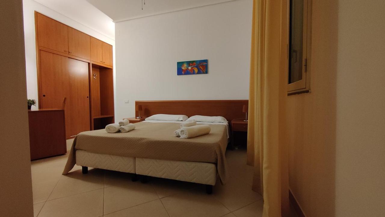 Appartamenti In Villa Polimnia フォンターネ・ビアンケ エクステリア 写真